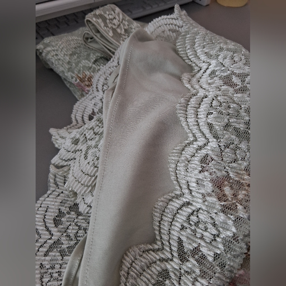 Vintage Easter Full Lace Detailed Elegant Floral Wedding Scalloped  Dress Small - Picture 12 of 12